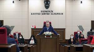 Biz bunu kktc'ye yakıştırmıyoruz diyen erdoğan, cumhurbaşkanlığı binası için malum i̇ngilizlere ait bir gecekondu ifadesini kullandı. C2xx7gnmljgdm