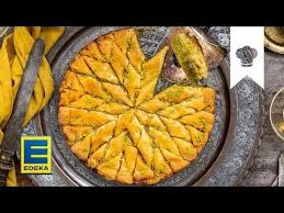 Baklava Hauchdunne Teigschichten Werden Zu Kostlich Sussem Geback Wie Das Rezept Gelingt Und Worauf Bei Der Zubereitung Z Baklava Rezept Baklava Susses Geback