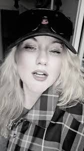 Kimberly Seabolt's Instagram, Twitter & Facebook