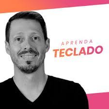 Melody Glass's Instagram, Twitter & Facebook