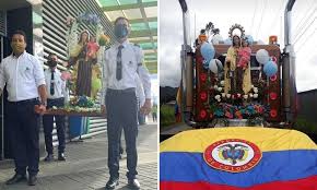 Enith donado toda su vida ha estado al cuidado de los ornamentos de la virgen del carmen de puerto colombia. Colombia Celebra La Fiesta De La Virgen Del Carmen La Patrona De Los Conductores La Nota Positiva