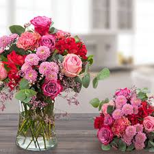 Who said sending flowers had to be expensive? Order Fall In Love Online At Best Price Free Delivery Igp Flowers