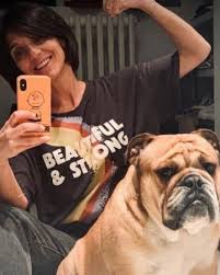 Confinement oblige, elle répondait aux cette voix, c'est celle de toni, la fille de 12 ans de florence foresti. Florence Foresti Tacle A Sa Maniere Cyril Hanouna Dans Quotidien Mce Tv