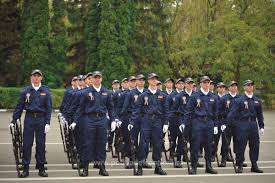 Cu toate acestea, tabelul este un pic mai dificil de găsit. JurÄmant La Academia De PoliÅ£ie Politia De Frontiera