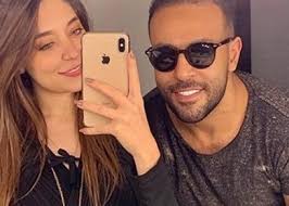 حضر حفل الزفاف عدد كبير من نجوم الوسط الفني، على رأسهم الفنان محمد حماقي، أيتن عامر وزوجها مدير التصوير محمد عز العرب، رامي جمال وحرمه، محمد شاهين وشيماء سيف. Ù‡Ù† Ø§Ù„Ù‚ØµØ© Ø§Ù„ÙƒØ§Ù…Ù„Ø© Ù„Ø§Ù†ÙØµØ§Ù„ ØªØ§Ù…Ø± Ø¹Ø§Ø´ÙˆØ± Ø¹Ù† Ø²ÙˆØ¬ØªÙ‡ ÙˆØ®Ø·ÙŠØ¨ØªÙ‡ ØµÙˆØ±