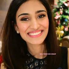 Erica fernandes is an indian television and film star who got fame and popularity with the erica fernandes bio/wiki. Erica Fernandes Age Wiki Biography Height Marriage Tv Serials And Personal Details Bollywood Box Gossip