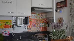 Adesivo Azulejo Hidraulico Cozinha Decoracao 2 Viajando No Apeviajando No Ape Já pensou em usar um adesivo para cozinha para renovar a quer conhecer como utilizar adesivo para cozinha? adesivo azulejo hidraulico cozinha