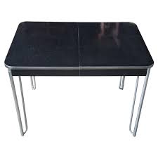 63x39 closed 94.5 x 39 open includes 6 matching calligaris dining table chairs. Calligaris Dining Room Tables 3 For Sale At 1stdibs