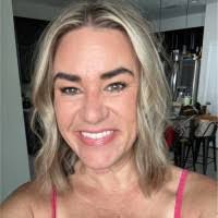 Melissa Stelter's Instagram, Twitter & Facebook