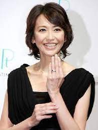 大人可愛い 賀来千香子の髪型画像まとめ ショートやミディアムものサムネイル画像 髪型画像 髪型 ミセス ヘアスタイル
