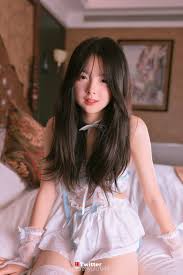 Lin Shuci's peek-a-boo lingerie gallery