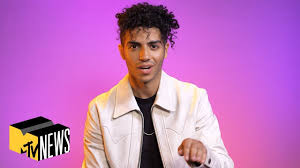  Mena Massoud Of Aladdin On His 5 Favorite Disney Characters Mtv News Youtube