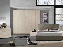 In camera da letto, inoltre, la scelta tra comò e settimino varia proprio dallo spazio che abbiamo a disposizione: Camera Completa Kendra Con Letto Contenitore Prezzo Ribassato