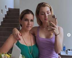 Villarreal first performed the song mundo de juguetes at pipo, a local tv show her parents took her to. Lcsp2zflmfsebm