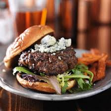 Burger Auvergnat Maison Recette Alimentation Recette Cuisine Et Boissons