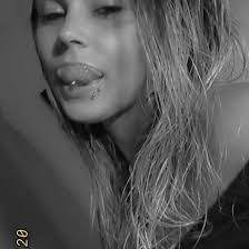 Kimberly Raines's Instagram, Twitter & Facebook