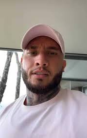 We out here boys. #damncountrymusictour #sports #dogswhogamble  #dogsplayingpoker