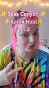 Mimi Sutton's Instagram, Twitter & Facebook