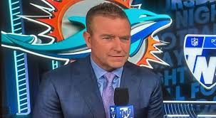 Everyone Is Praying For Kirk Herbstreit After He Suffers Devastating Loss  During 'Thursday Night Football'