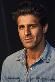 Bloomers" Mum's the Word (Episódio de TV 2013)