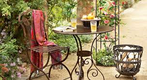 Jardin Romantique En 2020 Table De Jardin Salon De Jardin Castorama Table De Jardin Ronde