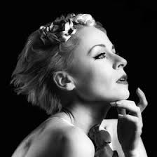 Amy Linton (amyelinton)