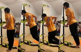 ディップス 三角 筋