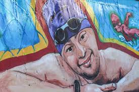 🙌🏼 Celebramos el 𝘋í𝘢 𝘔𝘶𝘯𝘥𝘪𝘢𝘭 𝘥𝘦 𝘭𝘢𝘴 𝘗𝘦𝘳𝘴𝘰𝘯𝘢𝘴 𝘤𝘰𝘯  𝘚í𝘯𝘥𝘳𝘰𝘮𝘦 𝘥𝘦 𝘋𝘰𝘸𝘯 🎨 Ahí, inauguramos el Mural “Todos Somos  Iguales” realizado por Ariel Ocampo, quién retrató a los tres deportistas  junto a