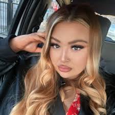 Ellie Scott (@princess_Escott)