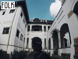 Ini tidak mengherankan mengingat awalnya lawang sewu memang merupakan bangunan kuno yang sudah lama tidak terawat. Lawang Sewu Di Semarang Lebih Berharga Dari Cerita Angker Dan Mistis