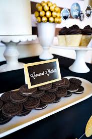 Black And Gold Party Set Up Create This Beautiful Bold Black And Gold Graduation Set Up For Under 100 Sunshine Parties Gold Graduation Party Black Gold Party Graduation Party