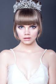 5,453 Crown Crystal Stock Photos