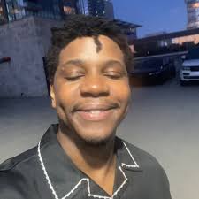 NBA star Zion Williamson posted up with the homies! 😳📸