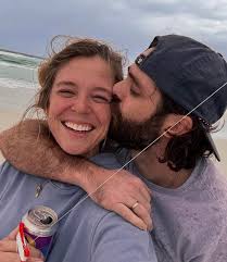 Thomas Rhett Fan Discussion and Warning about Imposters