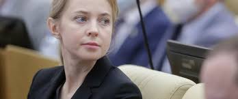 В интервью катерине гордеевой она сказала: Ostanovites V Etom Bezumii Poklonskaya Prizvala Russkih I Ukraincev Obedinitsya