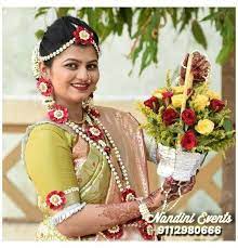 Real Flower Jewellery Online For Bride Haldi Baby Shower Baby Shower Real Flower Jewellery Bab In 2021 Baby Shower Jewelry Real Flower Jewelry Flower Jewellery