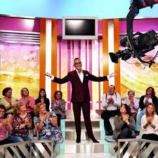 Manuel luís goucha nasceu no 1.º andar esquerdo no n.º 15 da rua das pedras negras, freguesia da madalena, em lisboa às 20 horas e 5 minutos da noite com 4 quilos e 90 gramas. Os Altos Os Baixos E A Vontade De Abrandar Os 65 Anos De Manuel Luis Goucha Observador