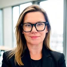 17 years ago, almost to the day, I graduated for the first time… Last week  I joined a group of passionate future thinkers and changemakers to graduate  with a Masters.