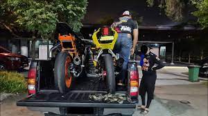 Cara naikkan motor ke atas kereta. Cara Buka Dan Ikatan Motor Towing Angkut Motor Atas 4x4 Youtube