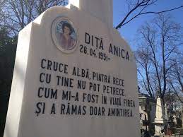 Citate frumoase de pus pe cruce. Cuvintele Sfasietoare De Pe Crucea De Marmura A Mamei Danielei Gyorfi Cantareata Ii Luase Deja Cavou De Un An Si Jumatate