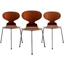 Trio Of Arne Jacobsen Ant Chairs 1stdibs Com Ant Chair Chair Farmhouse Table Chairs