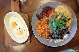 They have a very long menu, you might have to come back a few times to try 'em all! Fahrenheit 600 Publika I Come I See I Hunt And I Chiak