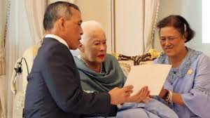 สมเด็จพระพันปีหลวง ทรงงาน 'ผ้าไทย' 60 ปี สร้างอาชีพพสกนิกร รักษาสมบัติชาติยั่งยืน Pq8ib4simlyvpm