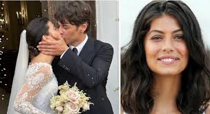 Alessandra Mastronardi sorridente (e senza fede) a una serata mondana, ma è  ancora mistero sul divorzio da Sannino