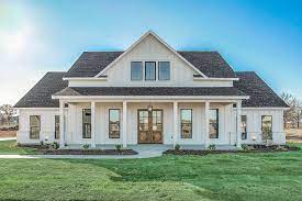 Farmhouse Style House Plan 4 Beds 3