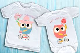 Imprimir camisetas personalizadas es la opción ideal para marcar prendas, uniformes de trabajo o estampar otros textiles con fines decorativos. Camisetas De La Hermana Menor Camiseta Personalizada Etsy