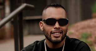 Mixing & Mastering Engineers, Producers & Songwriters who worked with  Evolucion