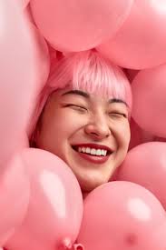 Ein Frustriertes Mädchen Auf Einem Rosa Hintergrund Zeigt Eine Rosa Perle  Lizenzfreie Fotos, Bilder und Stock Fotografie. Image 89883705.