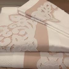 154 Begenme 10 Yorum Instagram Da Pamuk Ceyiz Pamukceyiz Beautiful Linens Instagram Posts Embroidery Designs