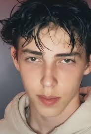 I Don T Wanna Be Your Friend I Wanna Kiss Your Lips Tiktok Jackson Passaglia Video En 2020 Vestuarios